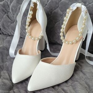 Elegant White Pearl-Embellished Women's Shoes